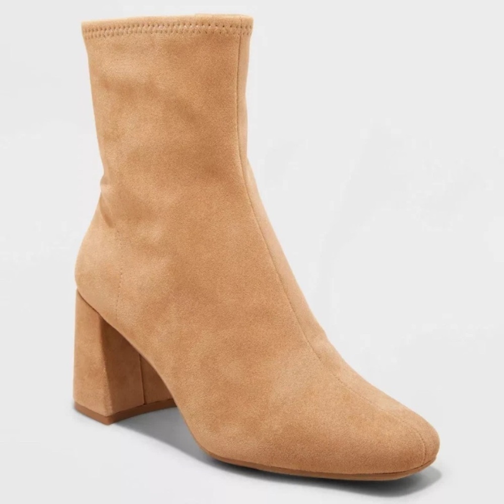 A New Day Women Tan Heeled Boots Size 11 Contemporary Faux Leather Classic